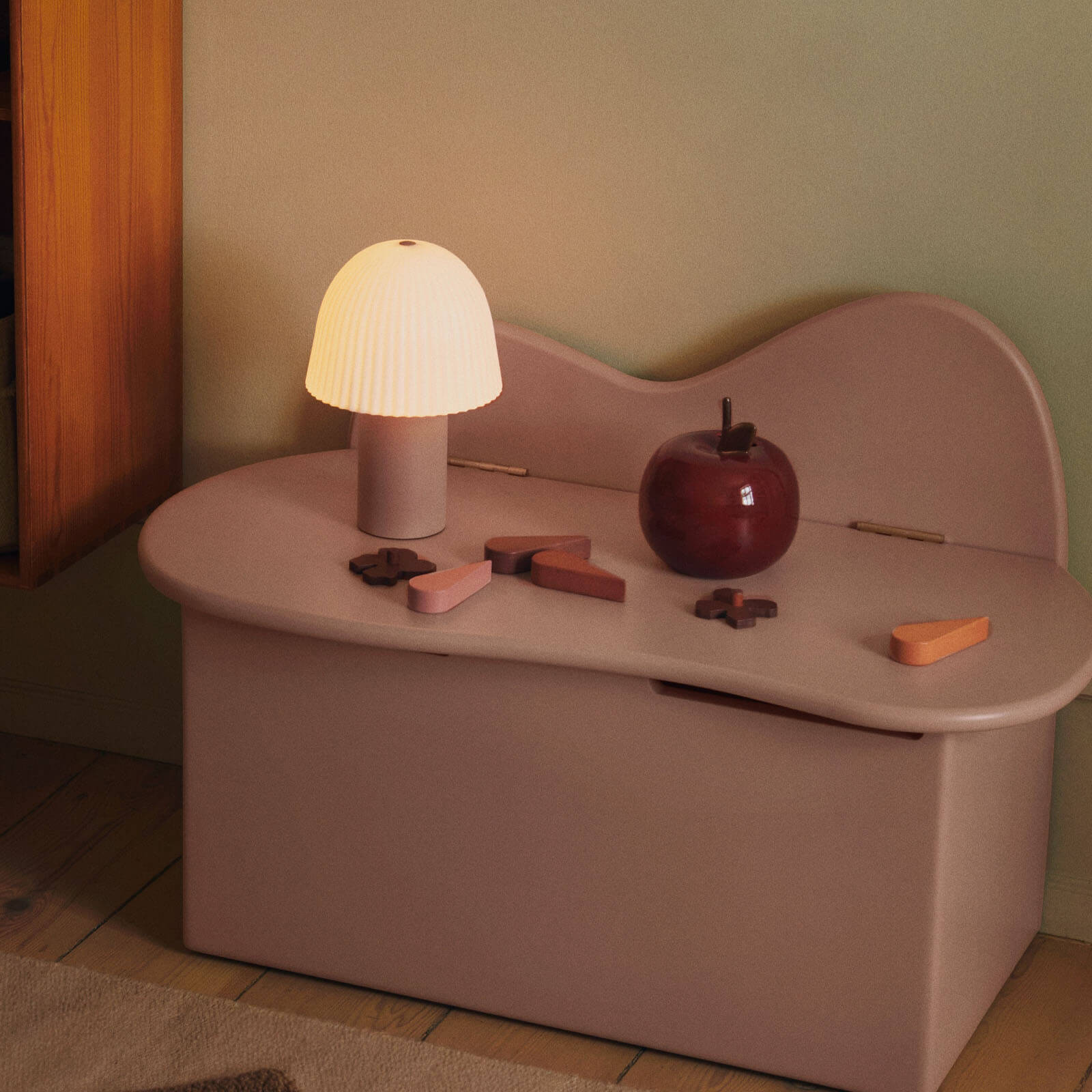 Money Bank - Apple