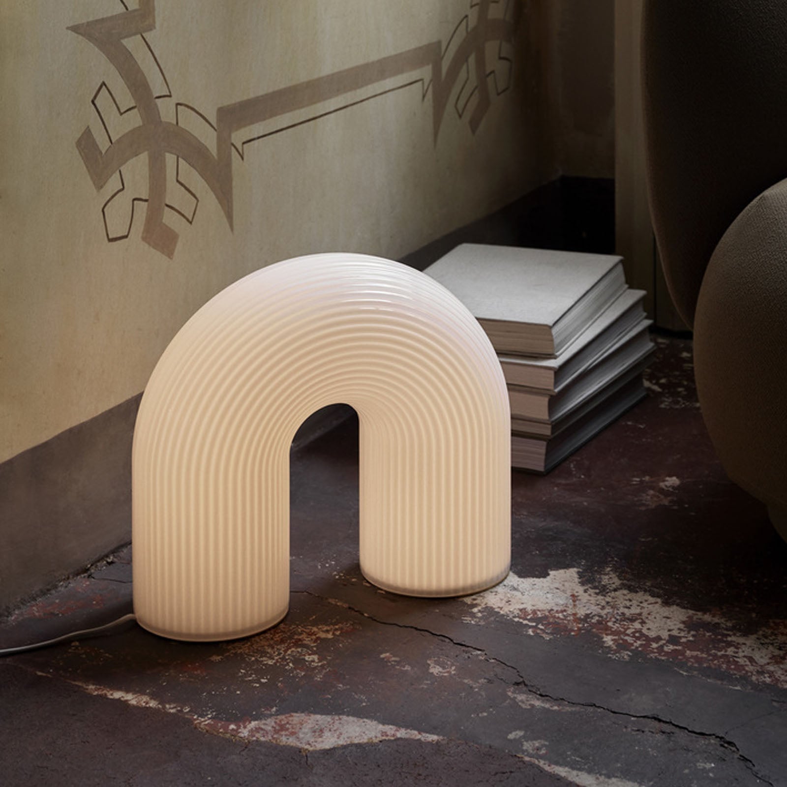 Vuelta Floor Lamp - White