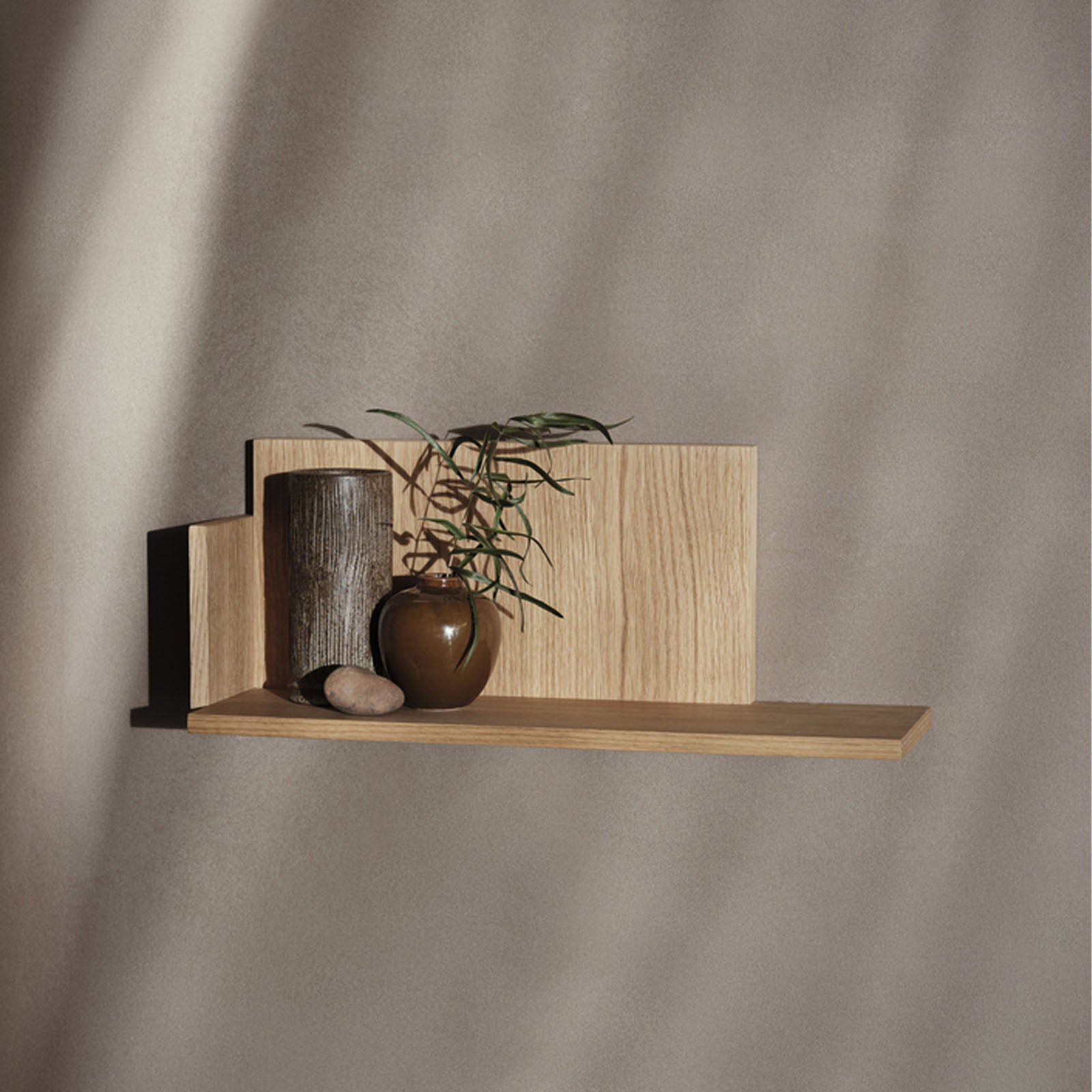 Stagger Shelf - Low - Oiled Oak