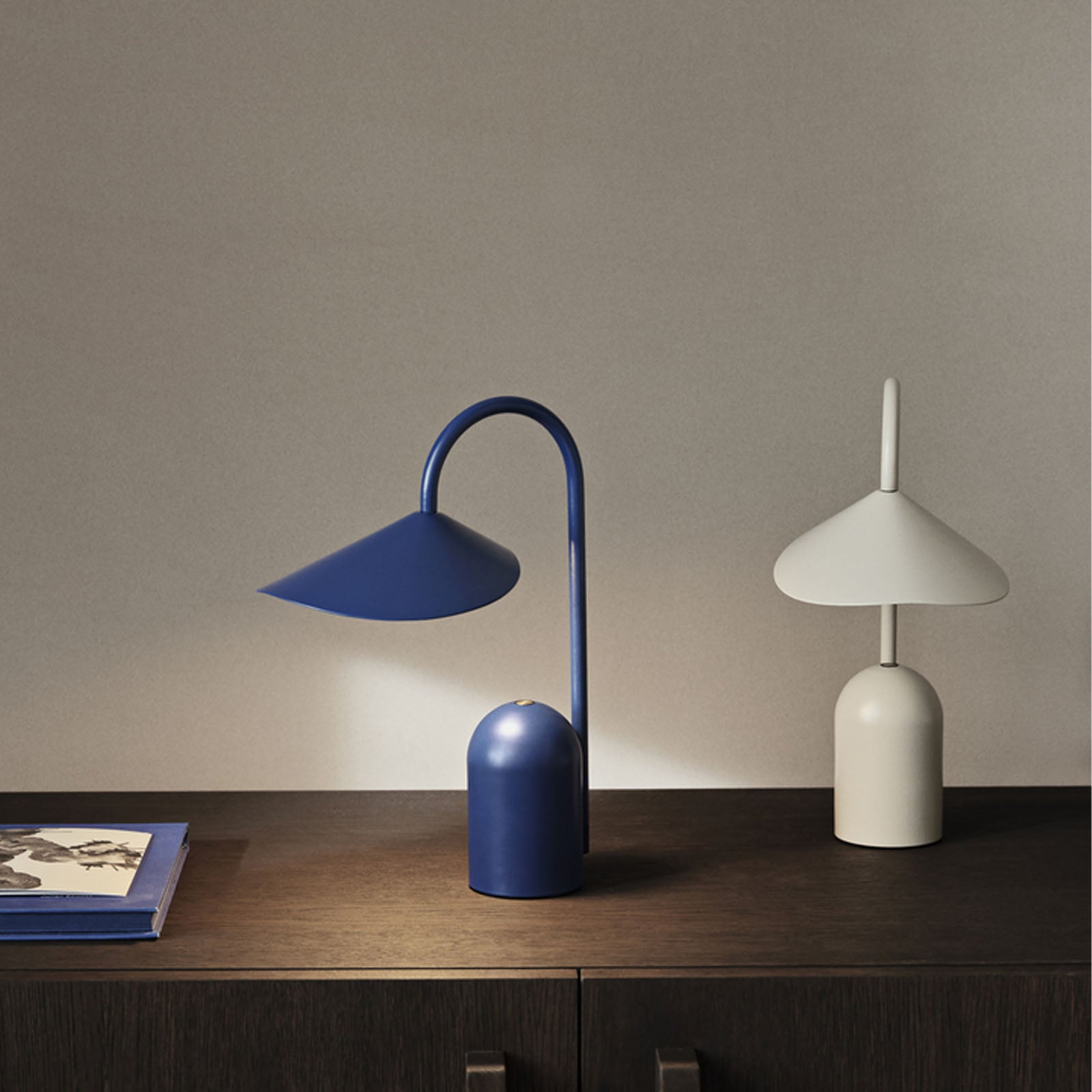 Arum Portable Lamp - Bright Blue