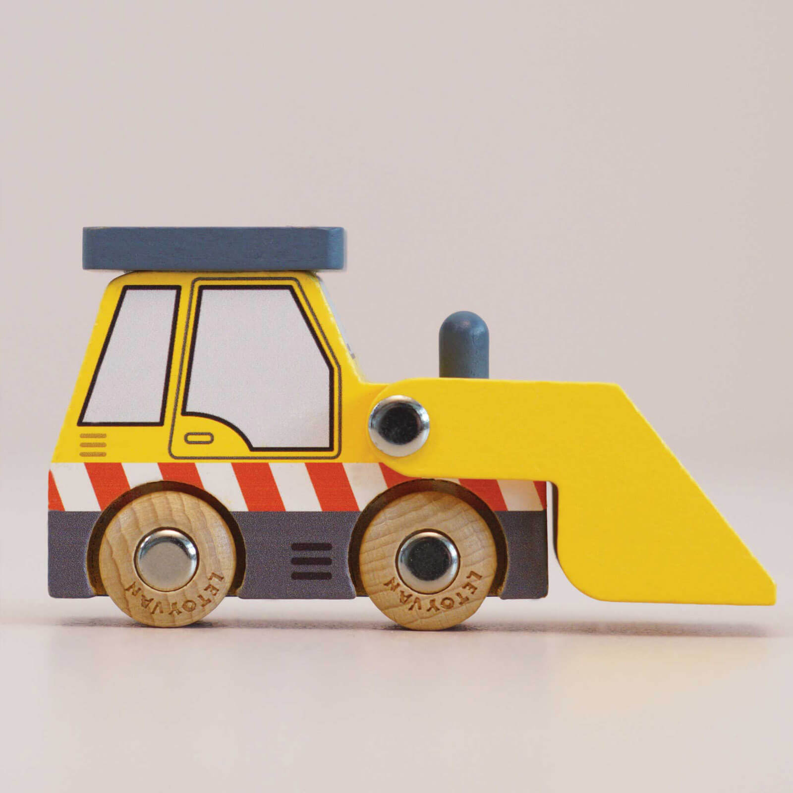 Wooden BullDozer - GT220 Eddie