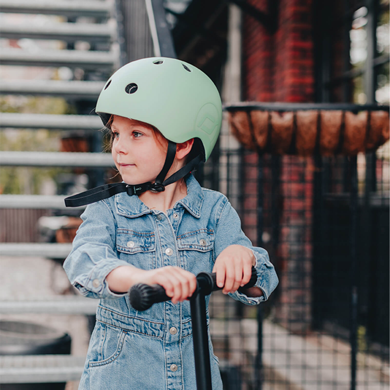 S-M Helmet - Kiwi