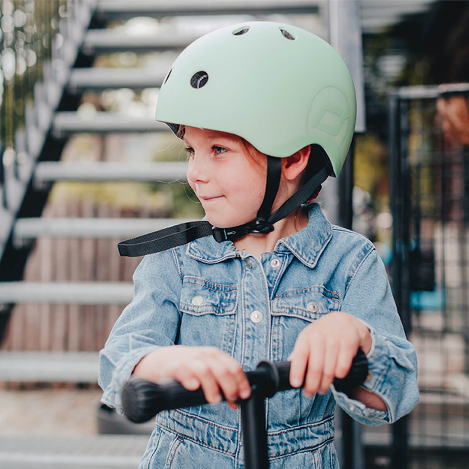 S-M Helmet - Kiwi