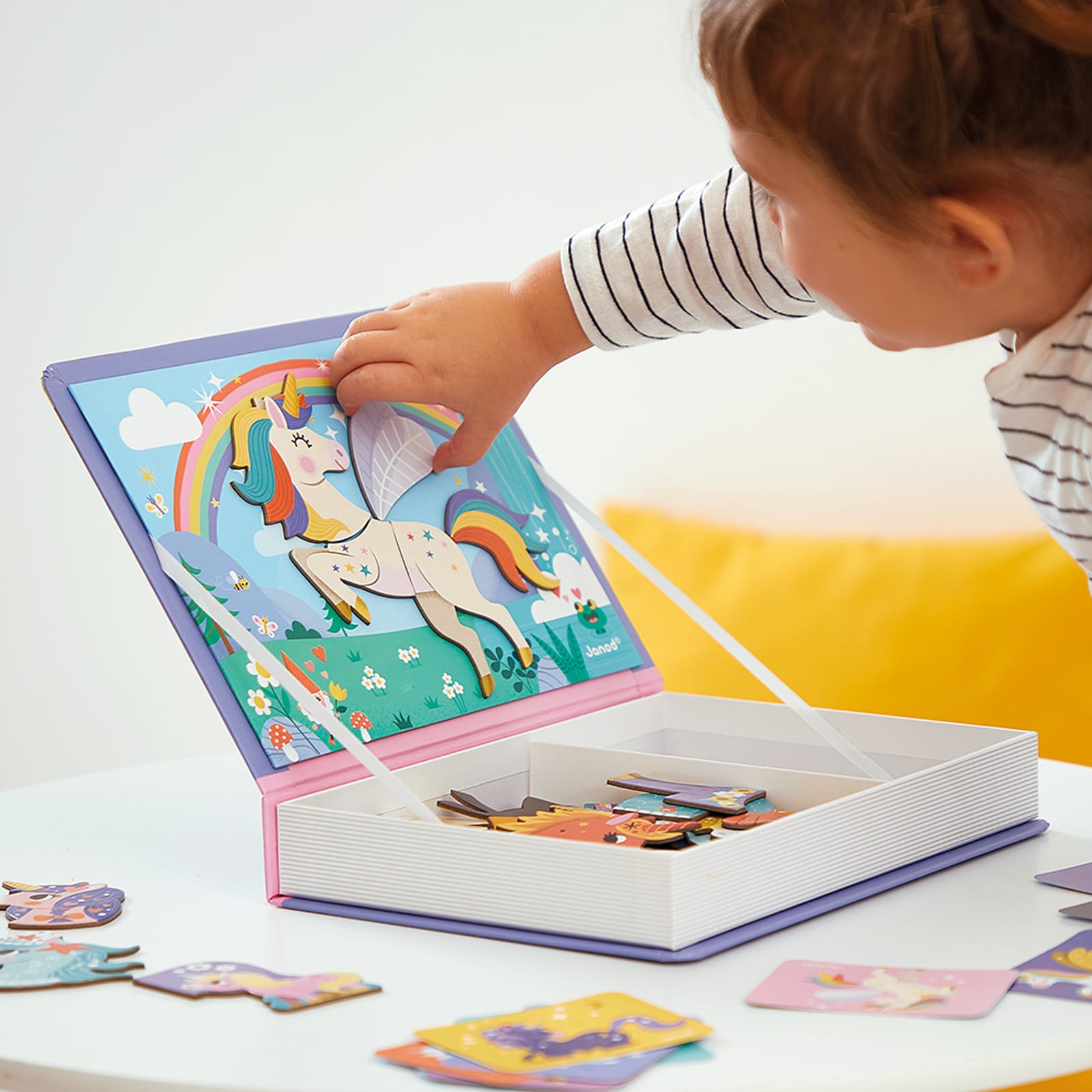 Magnetic Book - Unicorn