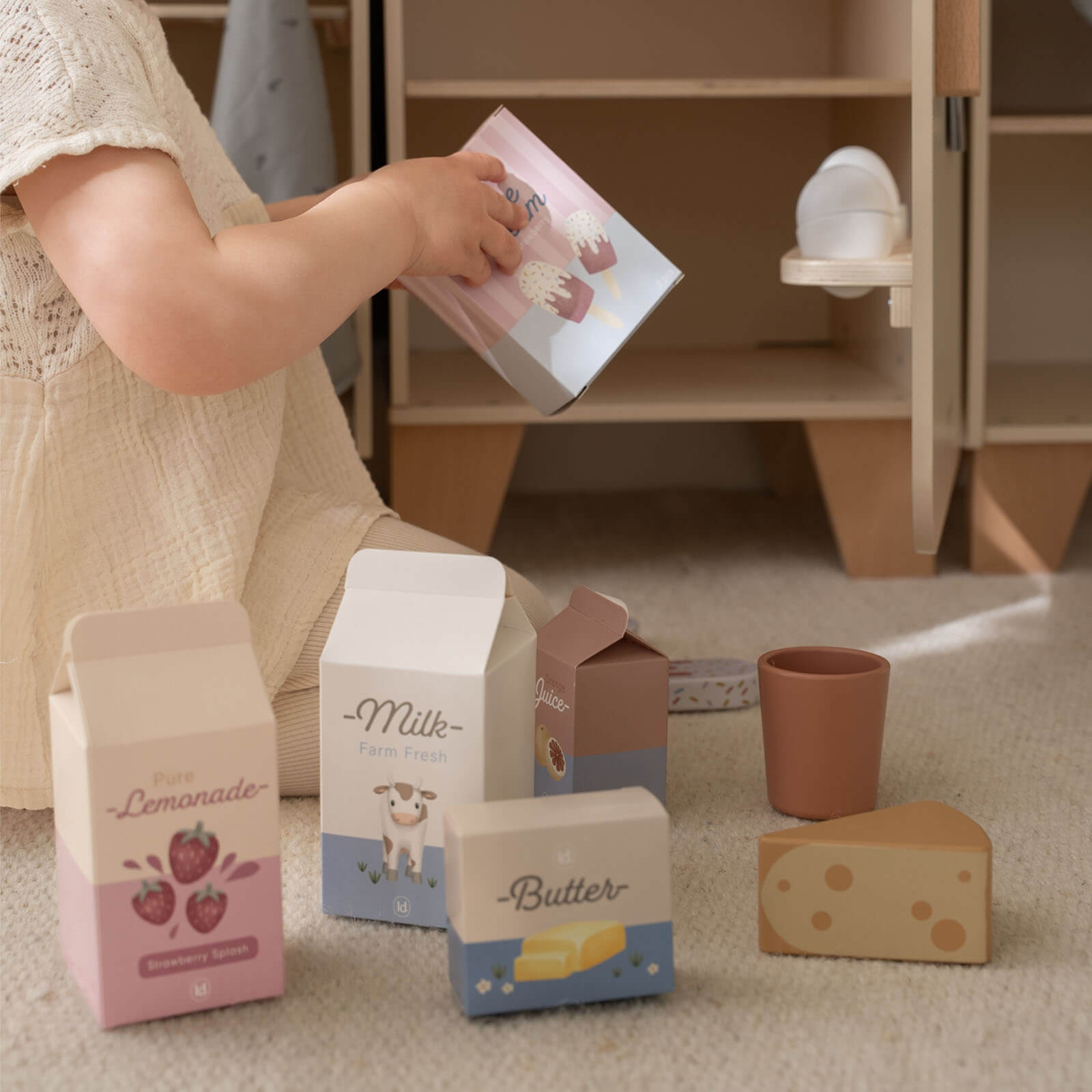Cream Refrigerator Plus 19 Accessories