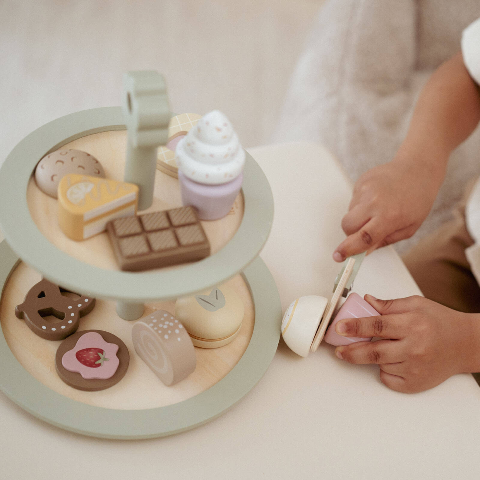 Cake Stand Plus 15 Accessories