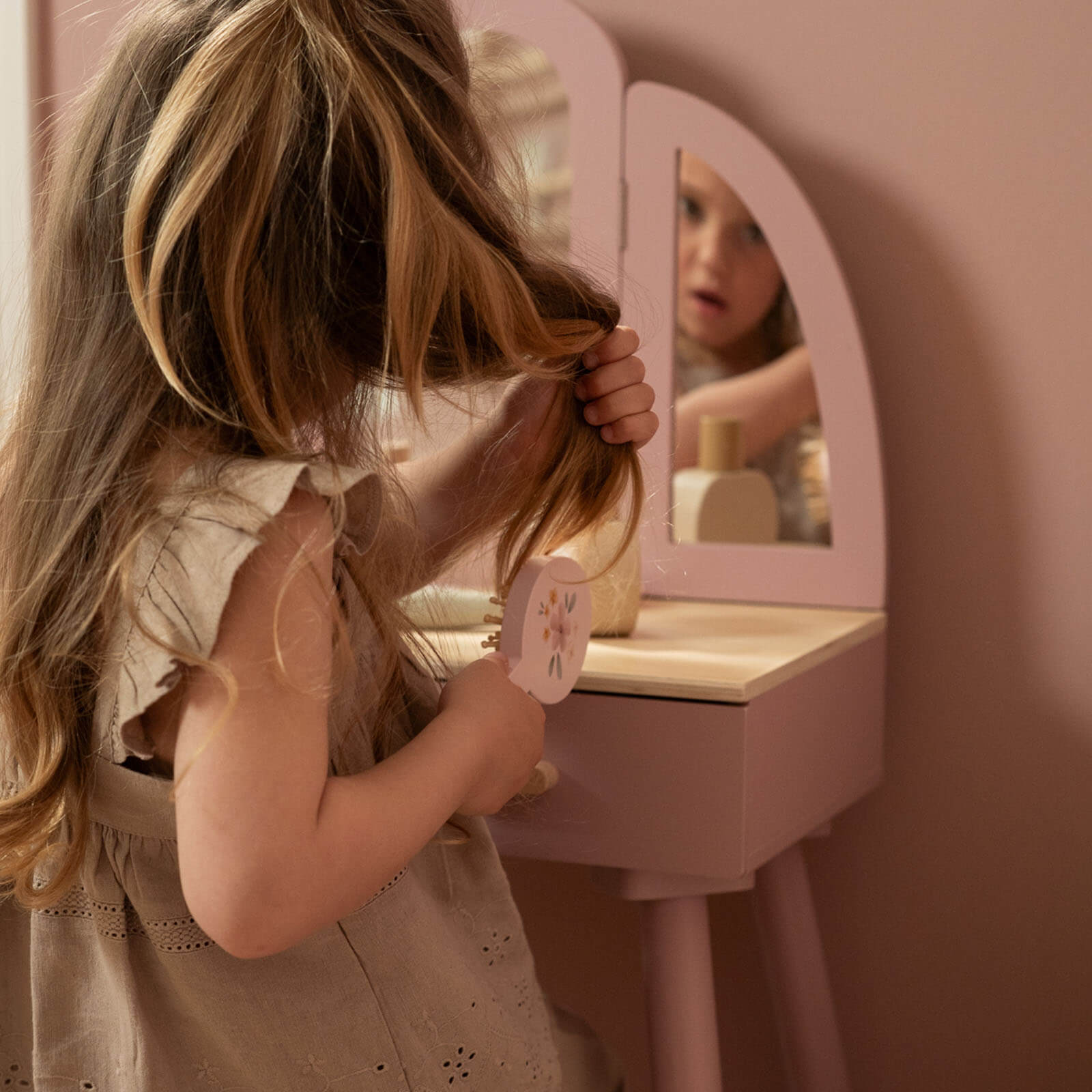 Dressing Table Plus 6 Accessories