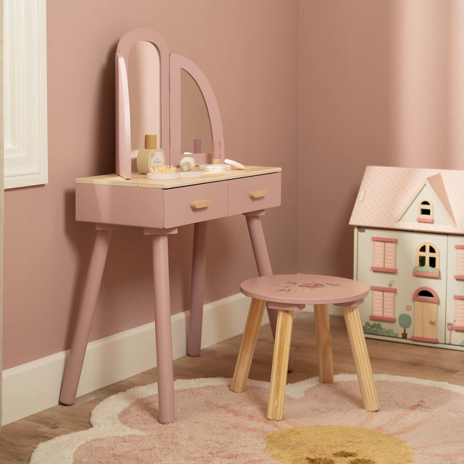 Dressing Table Plus 6 Accessories
