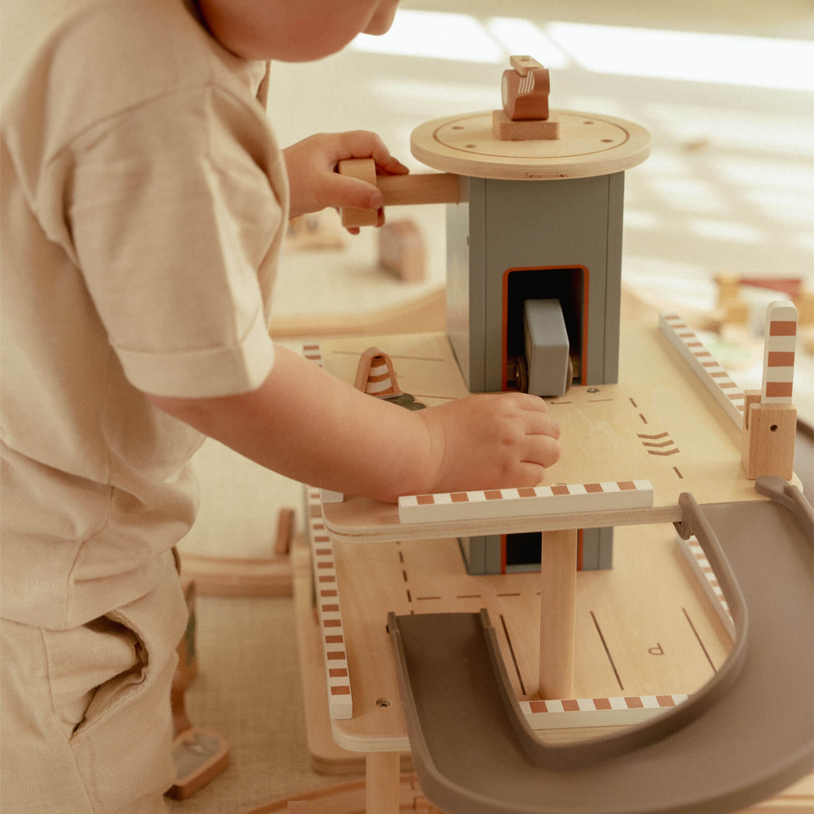 Wooden Parking Garage - 18 Pieces