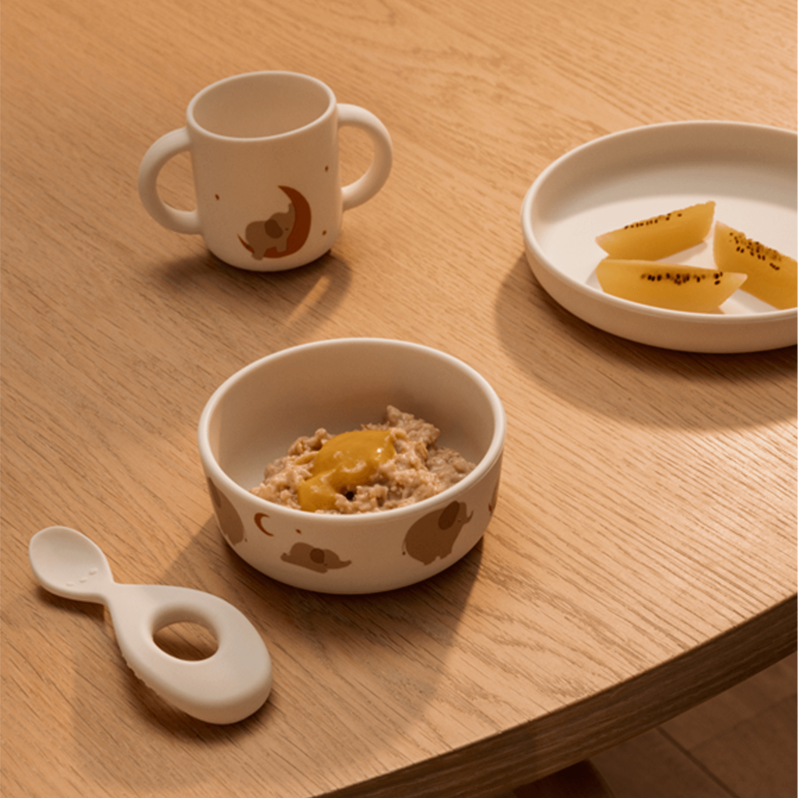 Vivi Printed Tableware Set - Elephant Creme De La Creme
