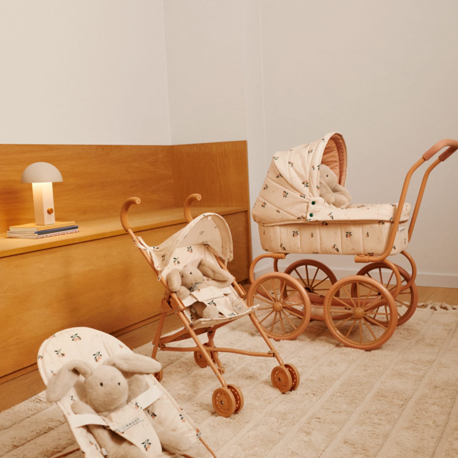 Adaline Doll Pram Peach / Sea Shell