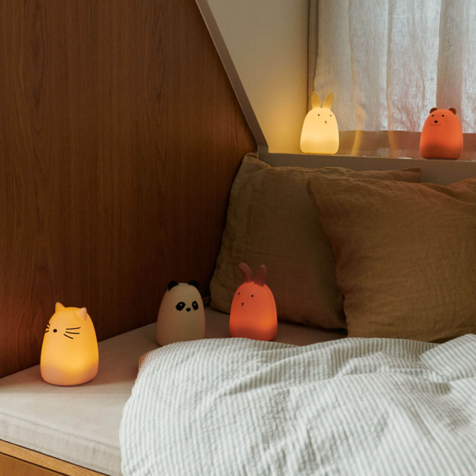 Winston Night Light Rabbit Dark Rose