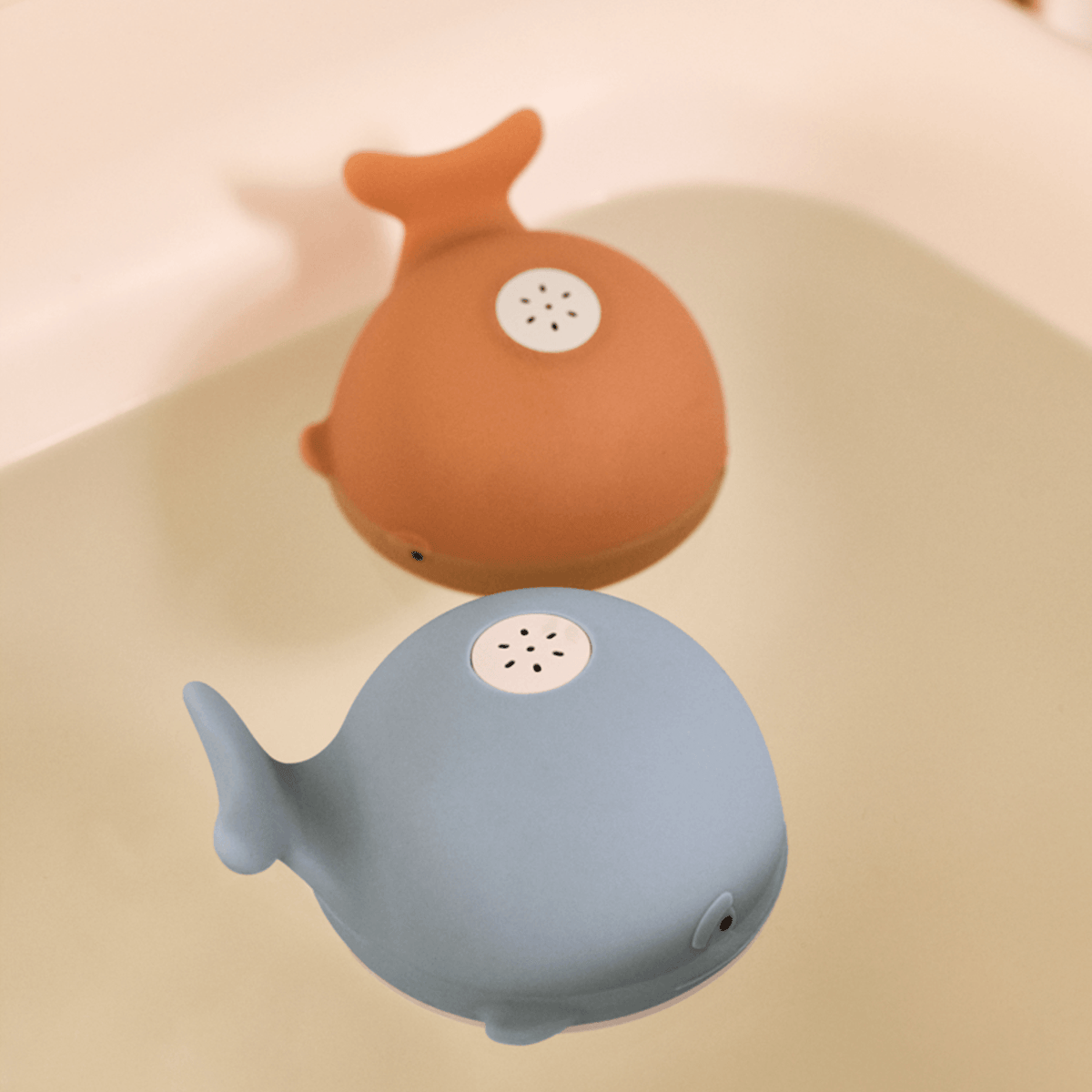 Galen Bath Sprinkler Whale - Beach Blue