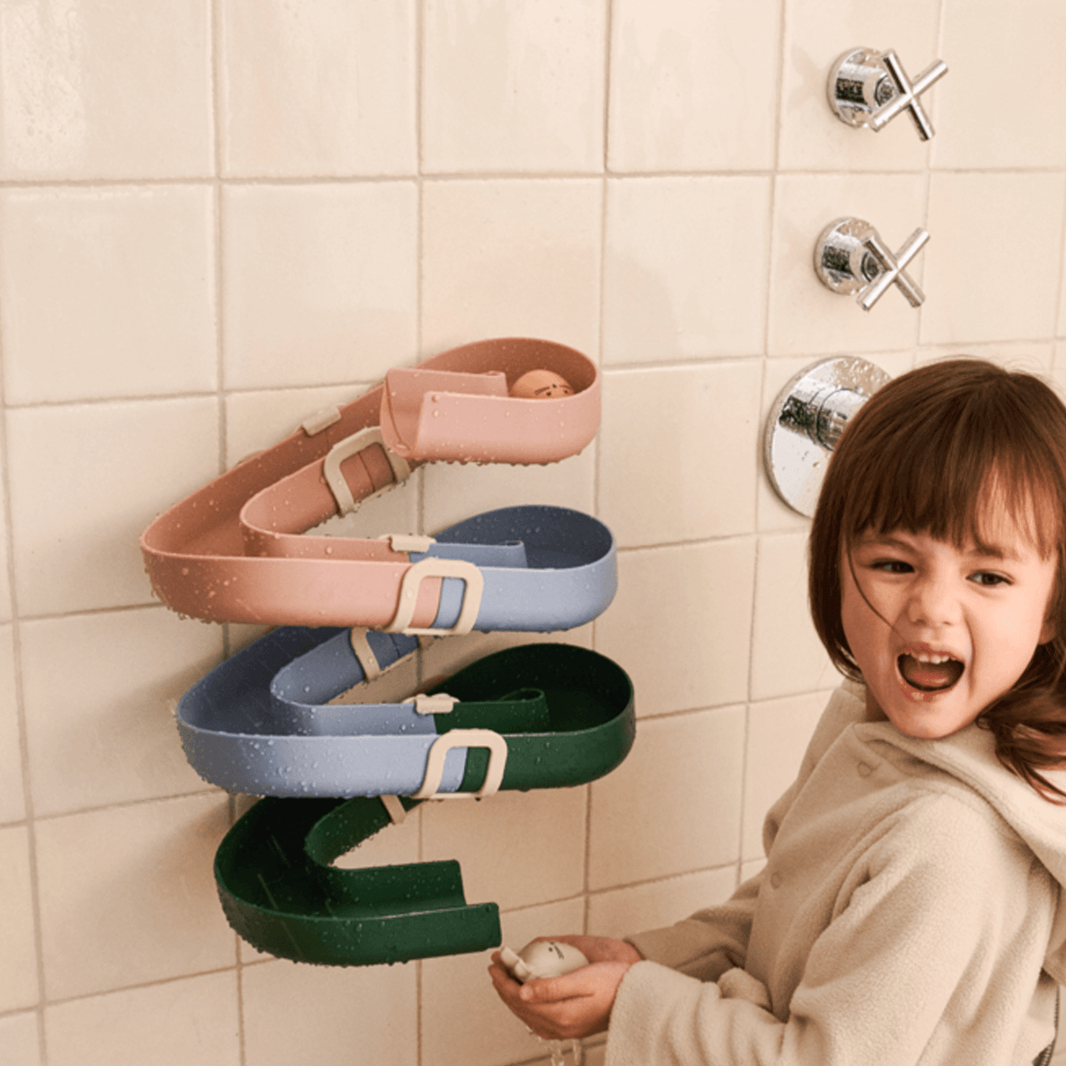 Yara Waterway Wall Mount - Garden Green