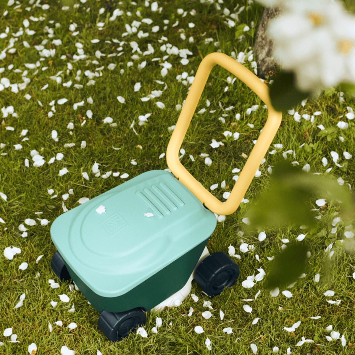 Trimmy Wheelbarrow and Lawn mower - Garden Green