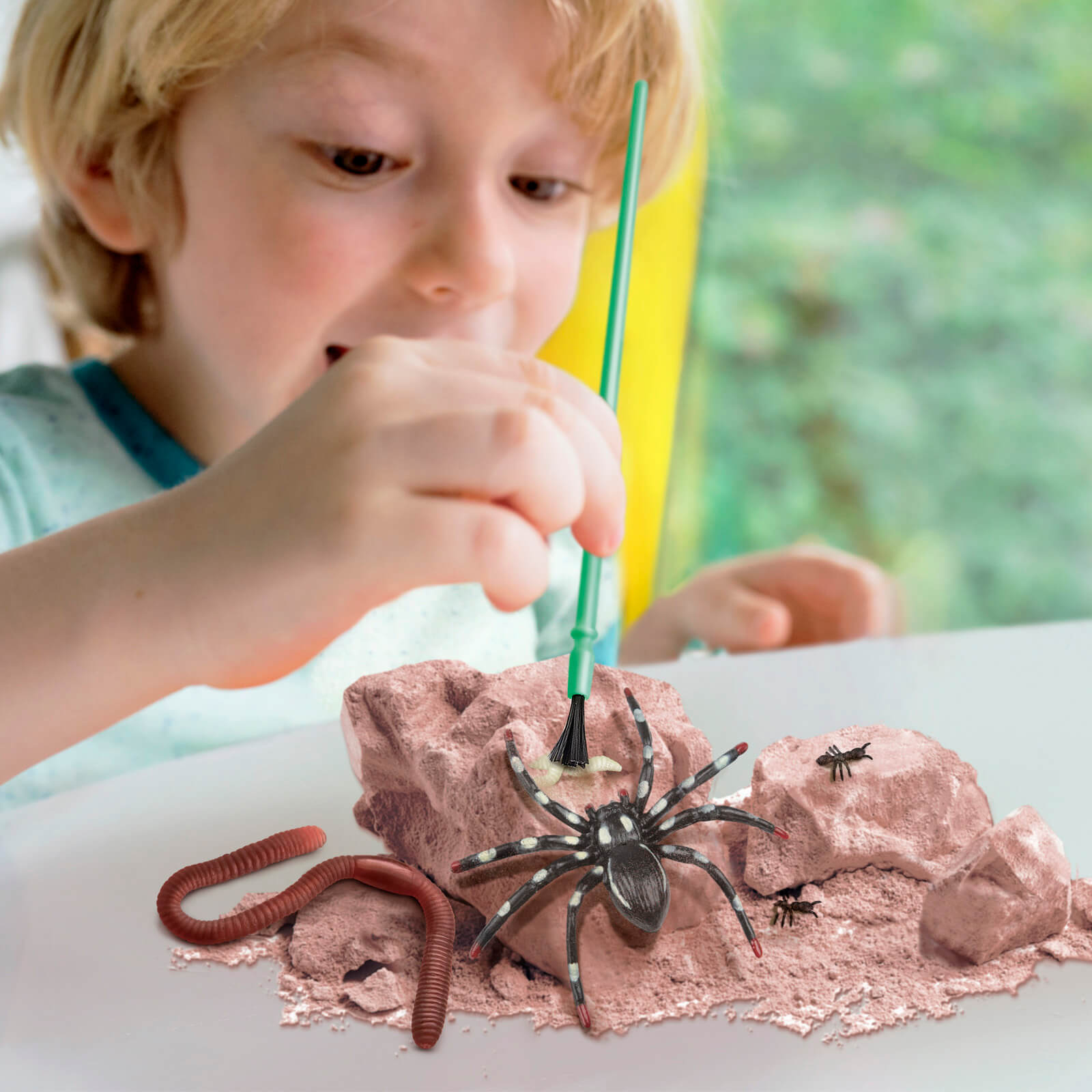 KidzLabs - Creepy Crawly Digging Kit