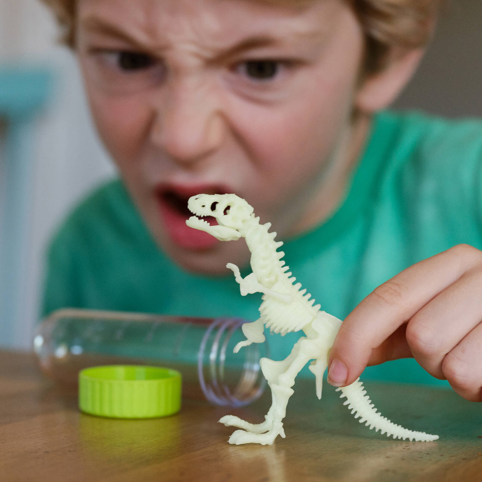 KidzLabs - Glowing T-Rex Skeleton