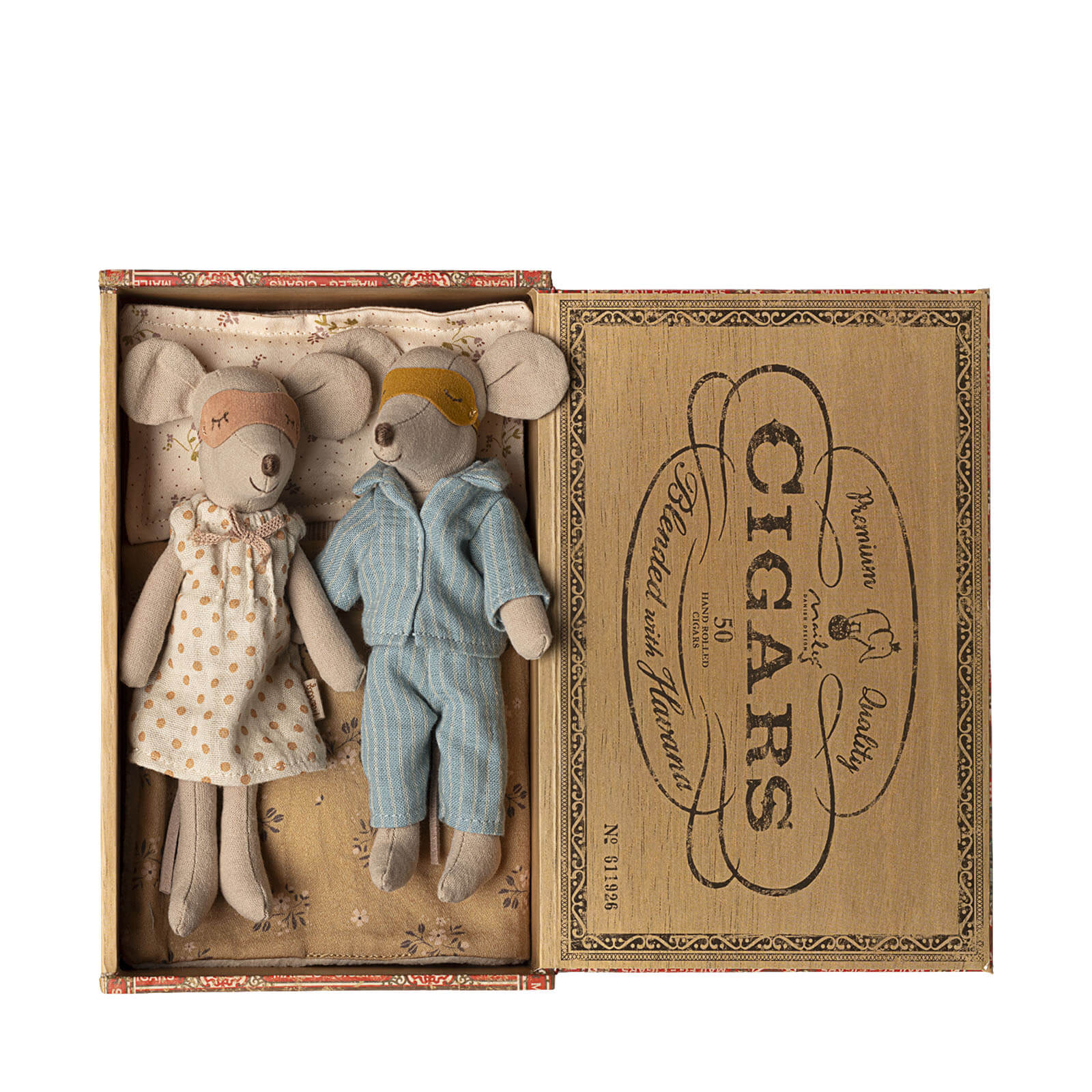 Mum and Dad Mice In Cigar Box