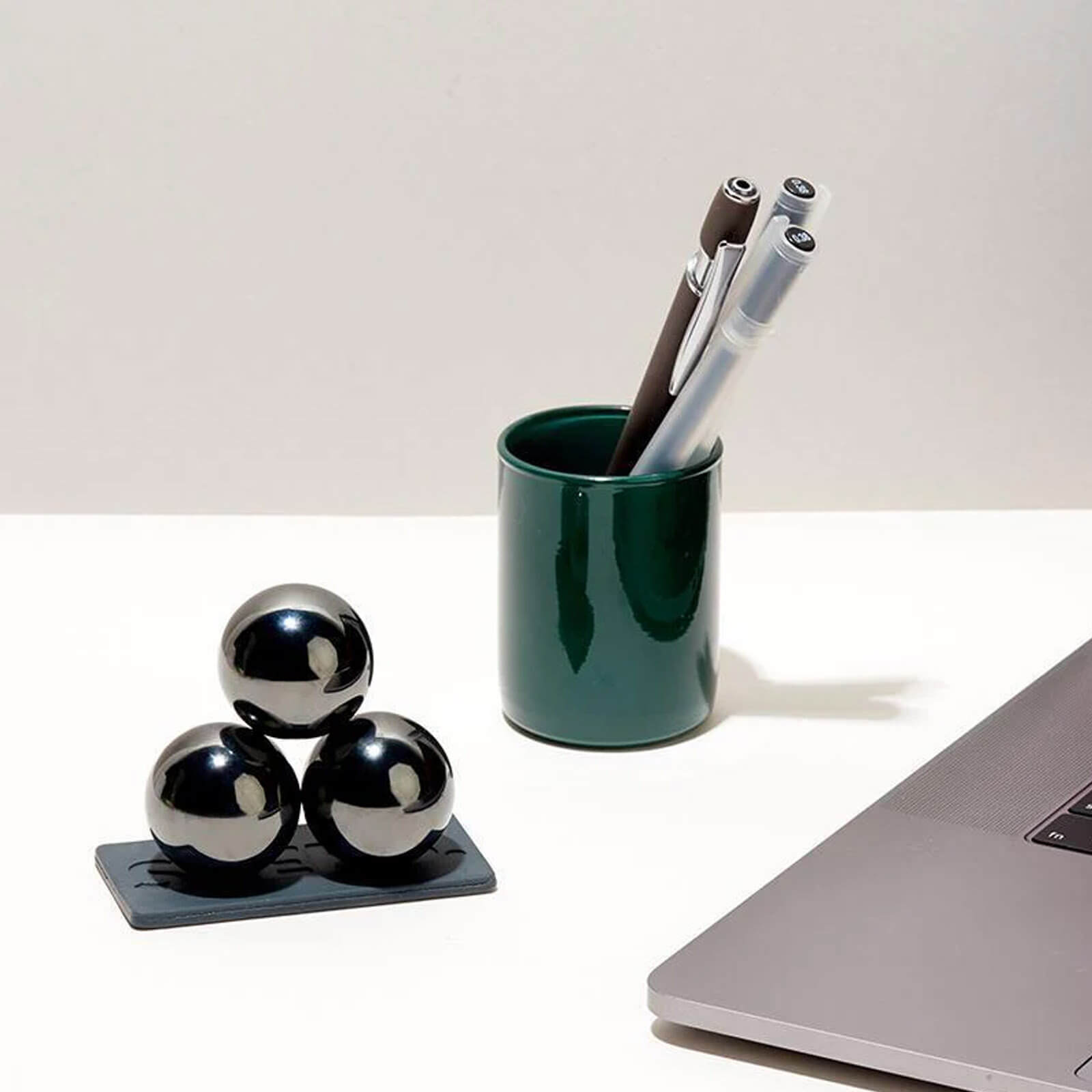 Supers - 3 Giant Magnet Balls - Oil Slick