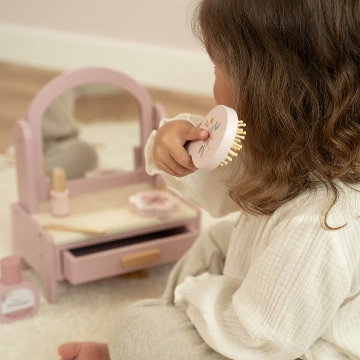 Vanity Table and 6 Accessories