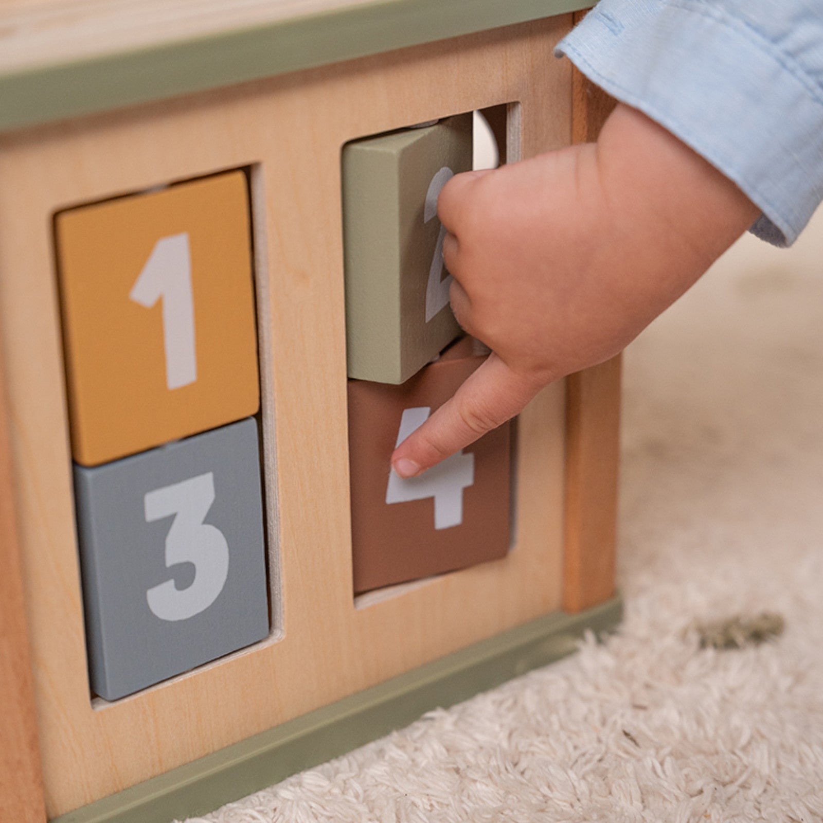 Activity Cube - Little Farm