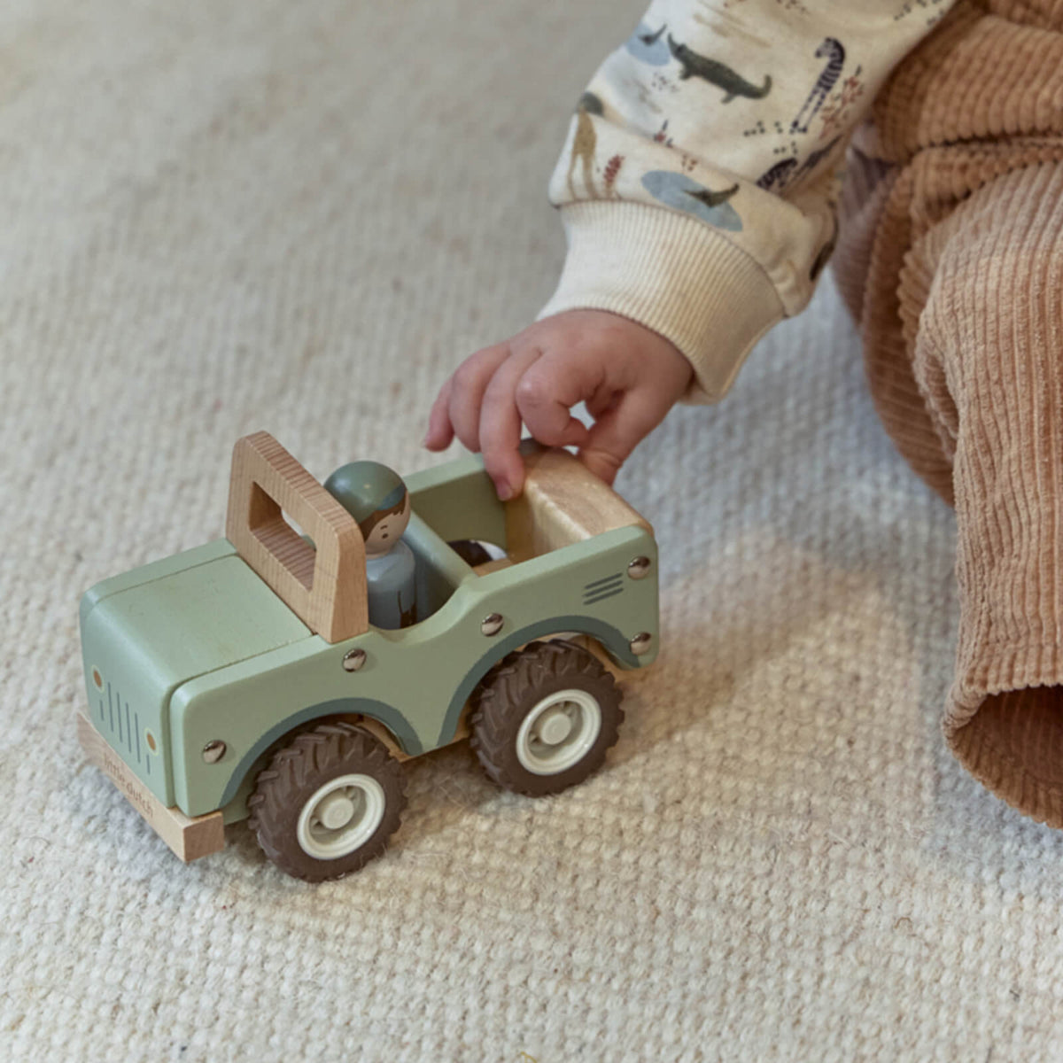Wooden Safari Car with Pegdoll