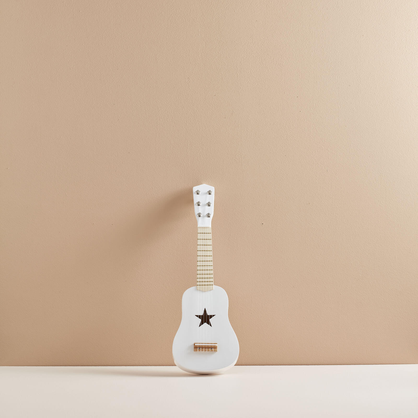 Guitar White