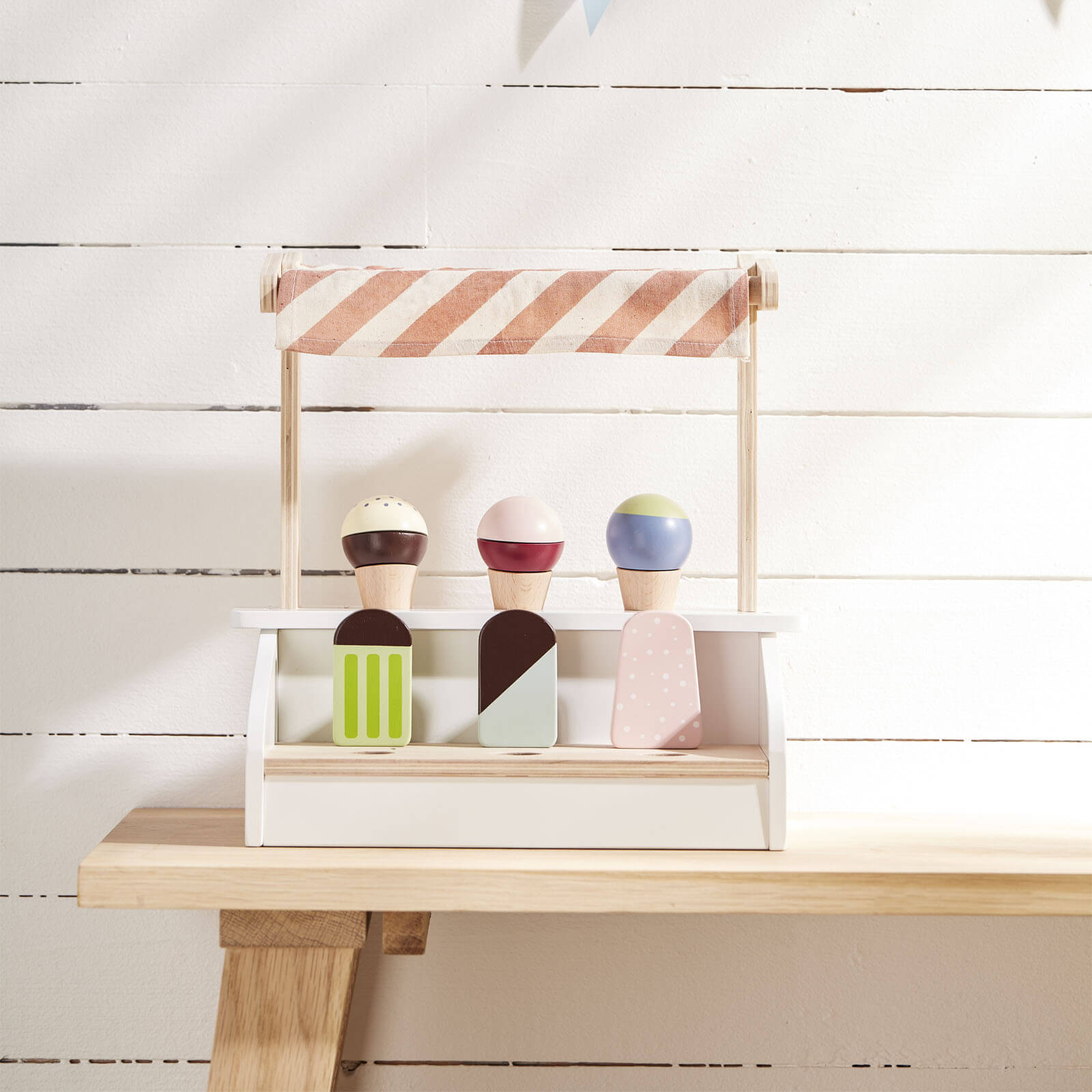 Ice Cream Table Stand