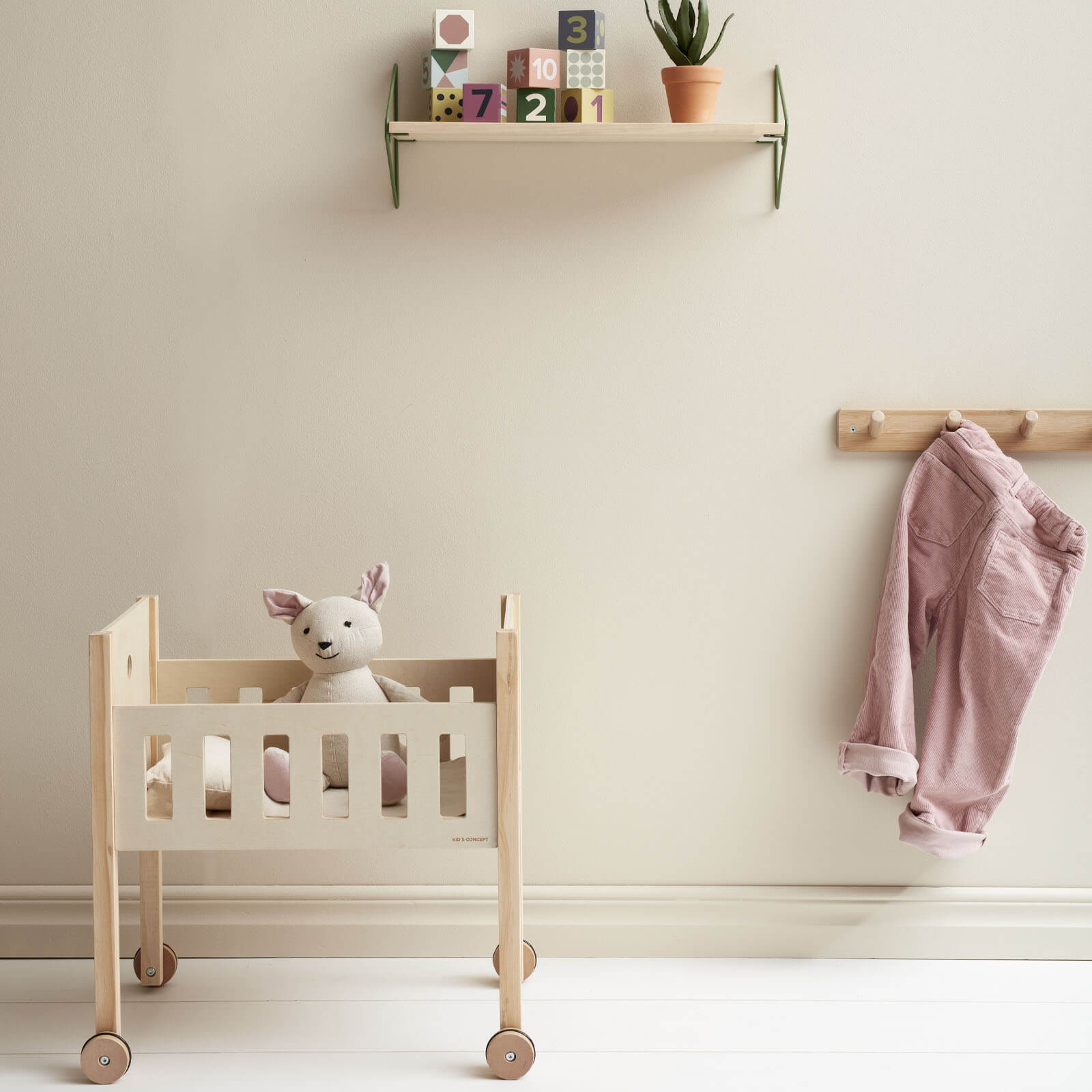 Natural Dolls Bed and Bedset