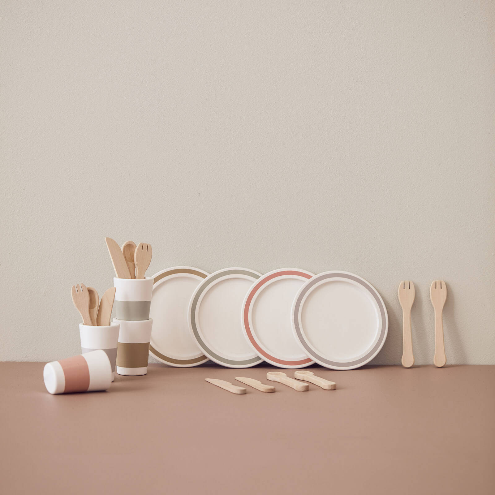 Dinnerware Play Set