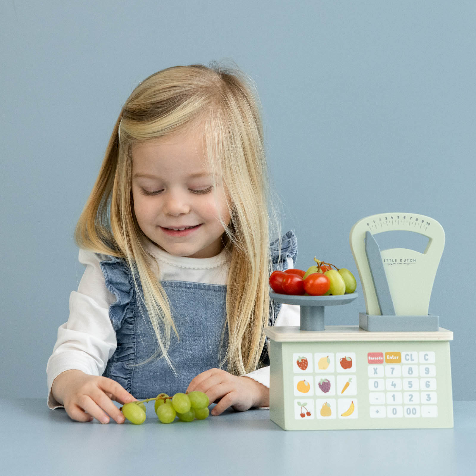 Wooden Toy Weighing Scale