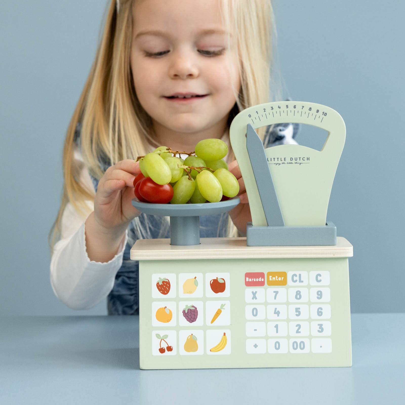 Wooden Toy Weighing Scale