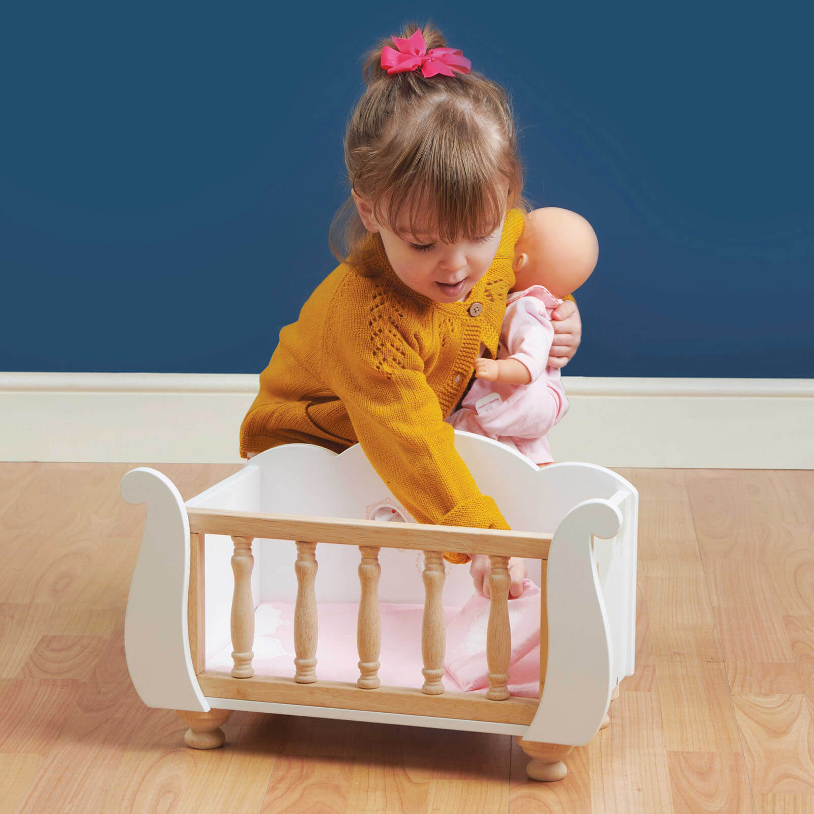 Sleigh Doll Cot