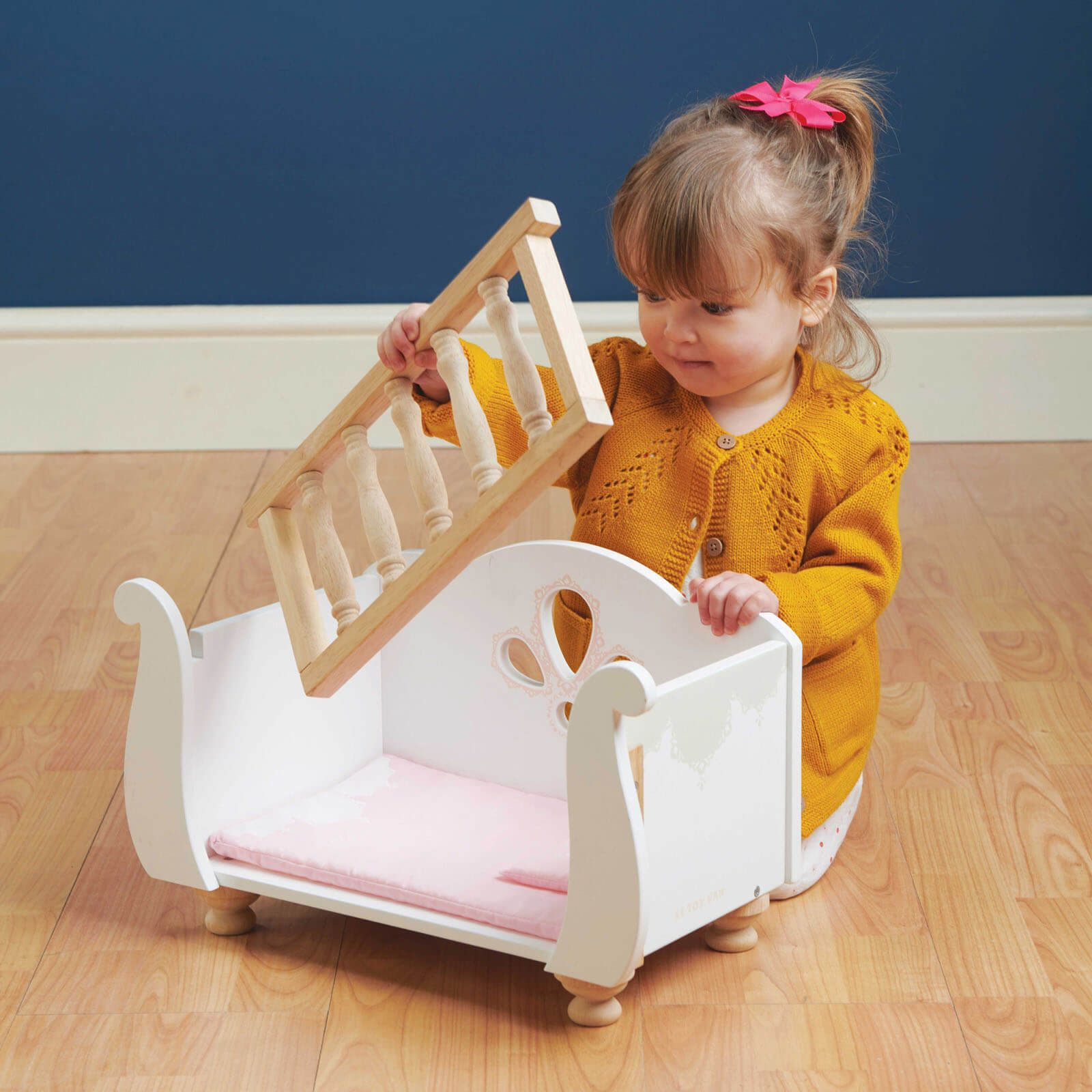 Sleigh Doll Cot