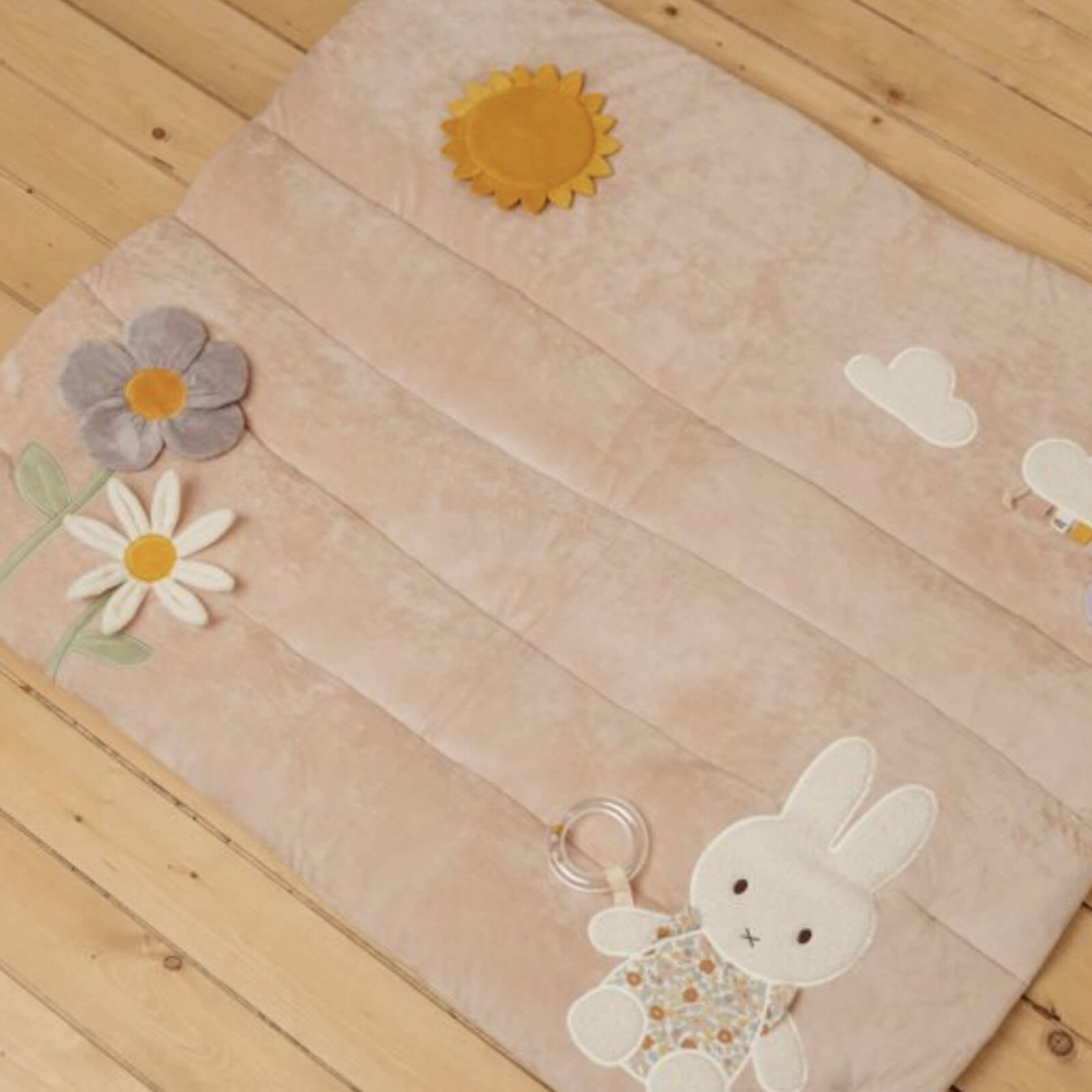 Miffy Vintage Flowers Playmat