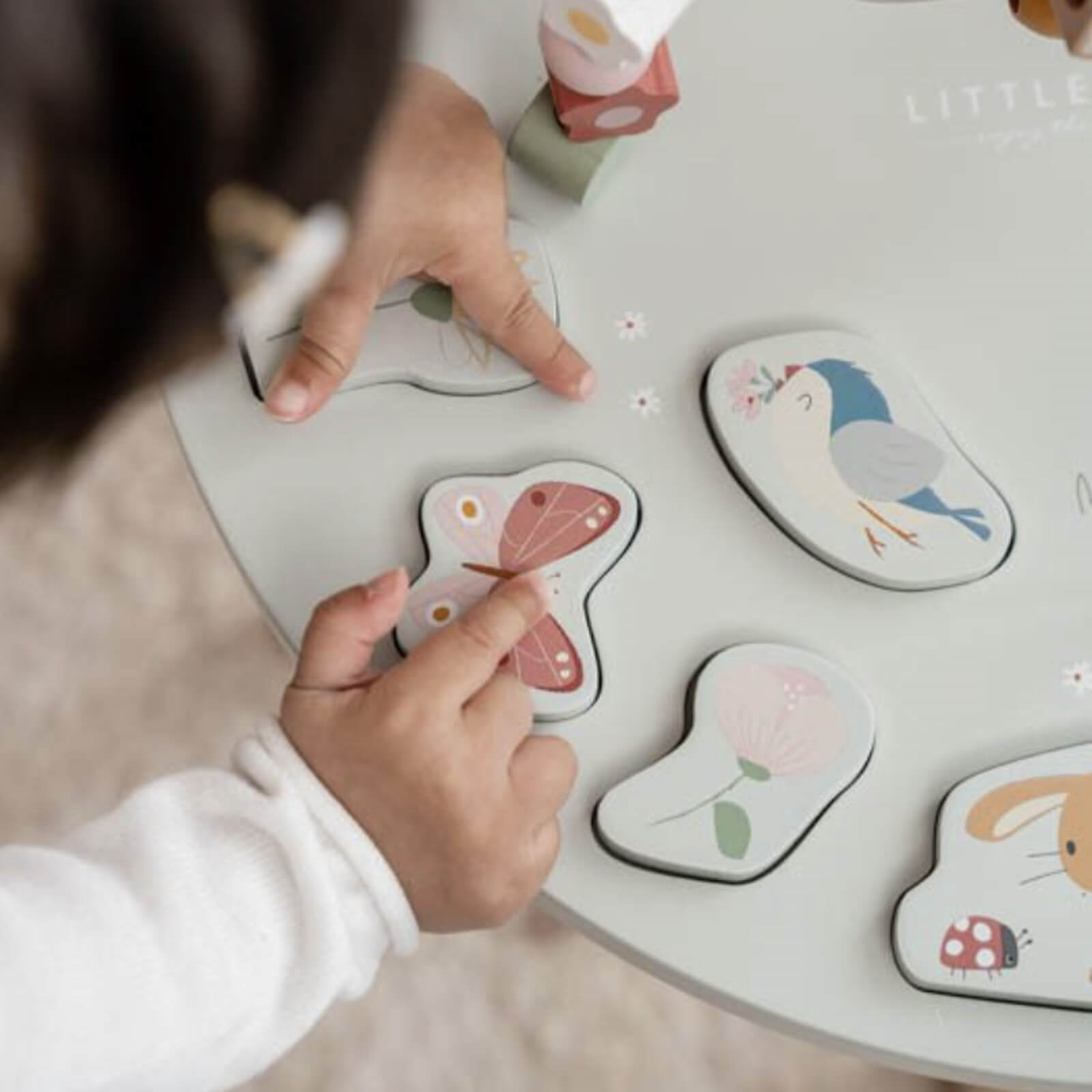 Activity Table Flowers and Butterflies