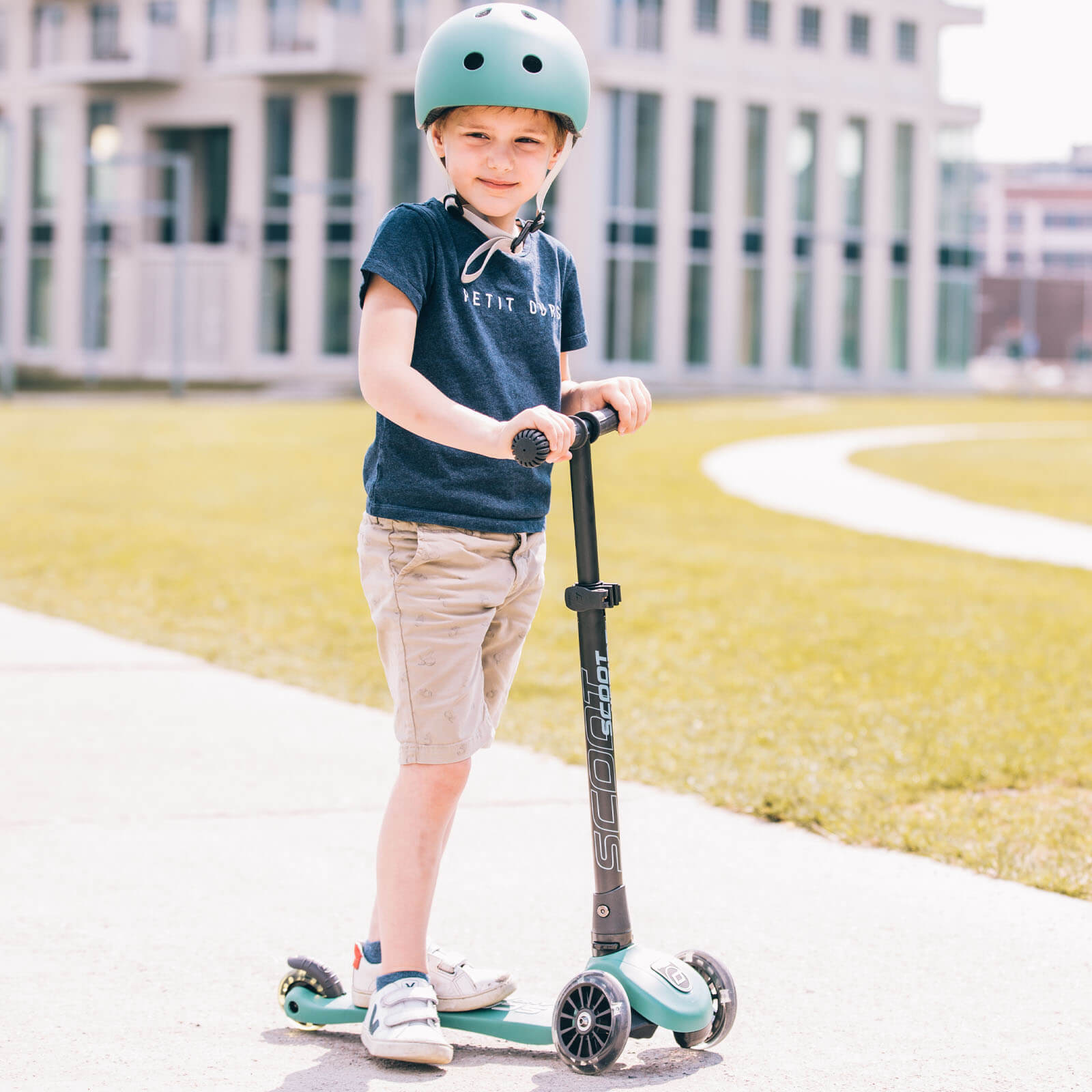 Highwaykick 3 LED Scooter - Forest