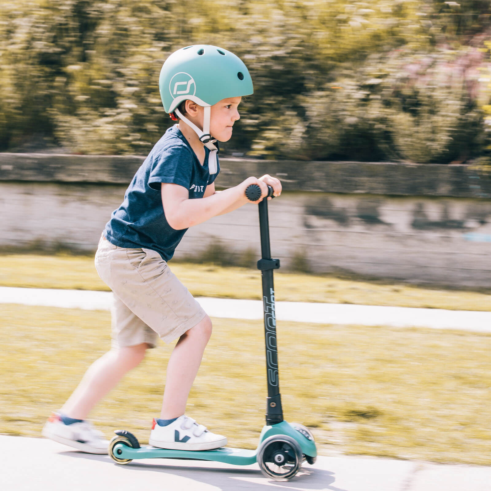 Highwaykick 3 LED Scooter - Forest