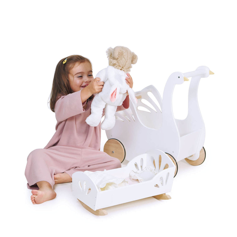Sweet Swan Dolly Bed and Accessories