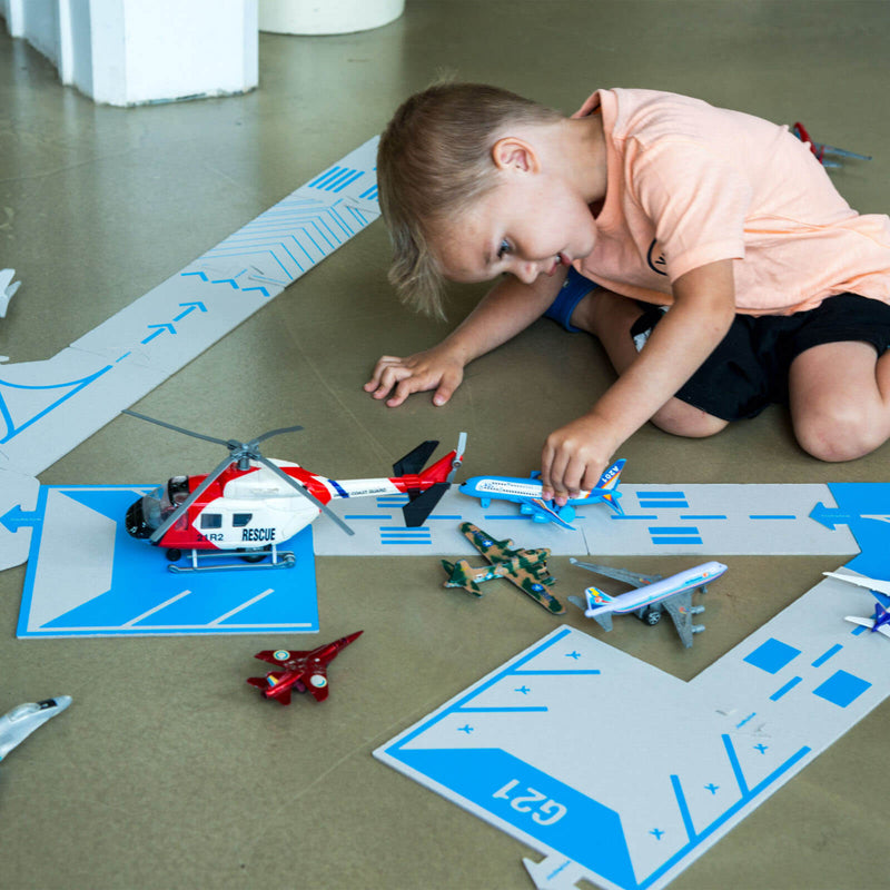 Runway - Cardboard Airport Road Set